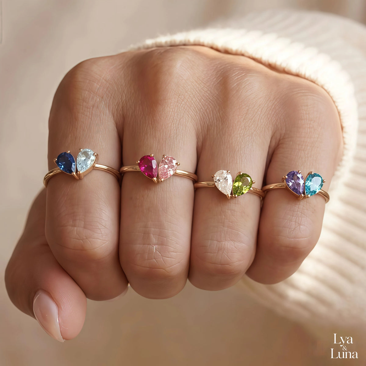 Bague Veria – quatre bagues portées, pierres de naissance différentes