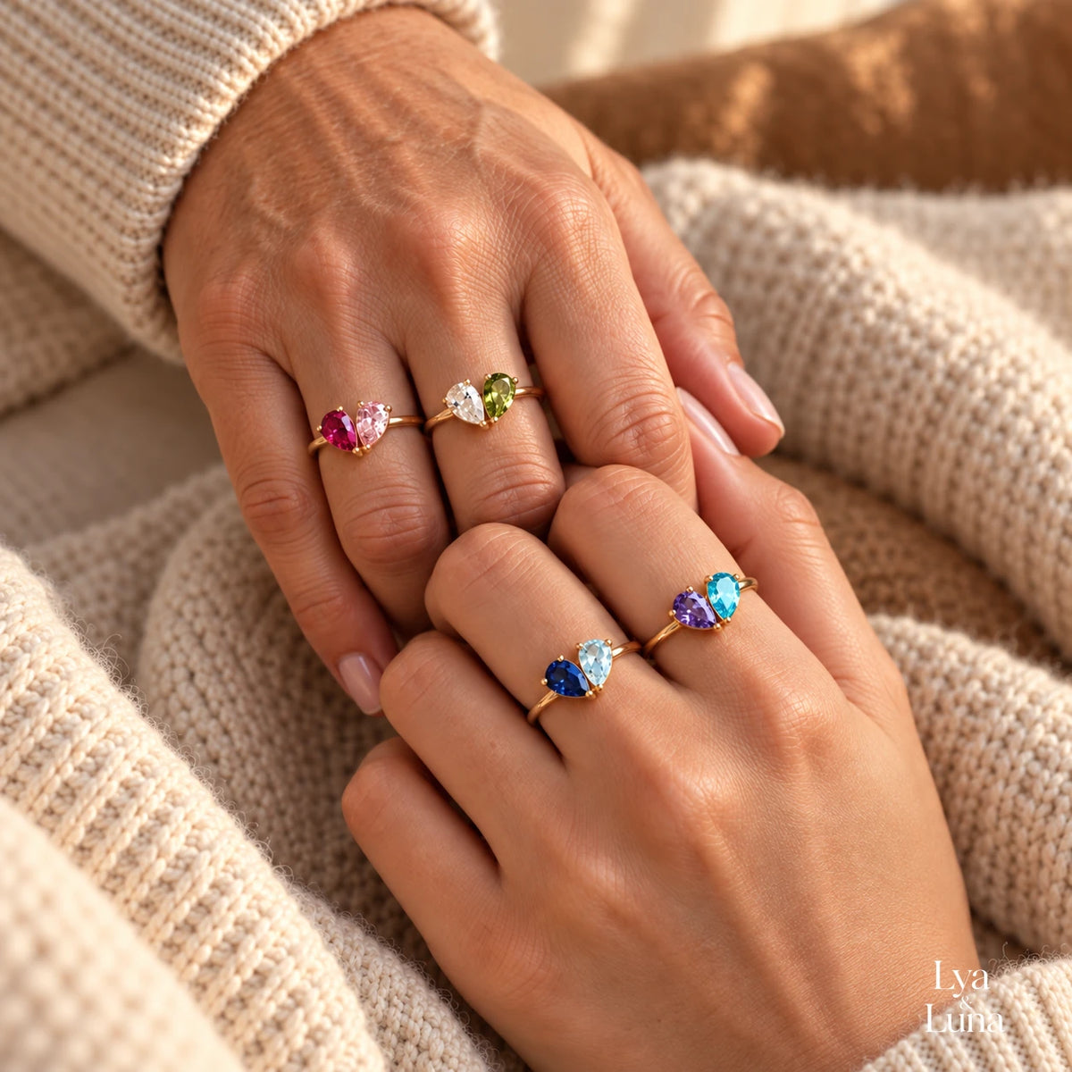 Bague Veria – plusieurs bagues portées sur deux mains